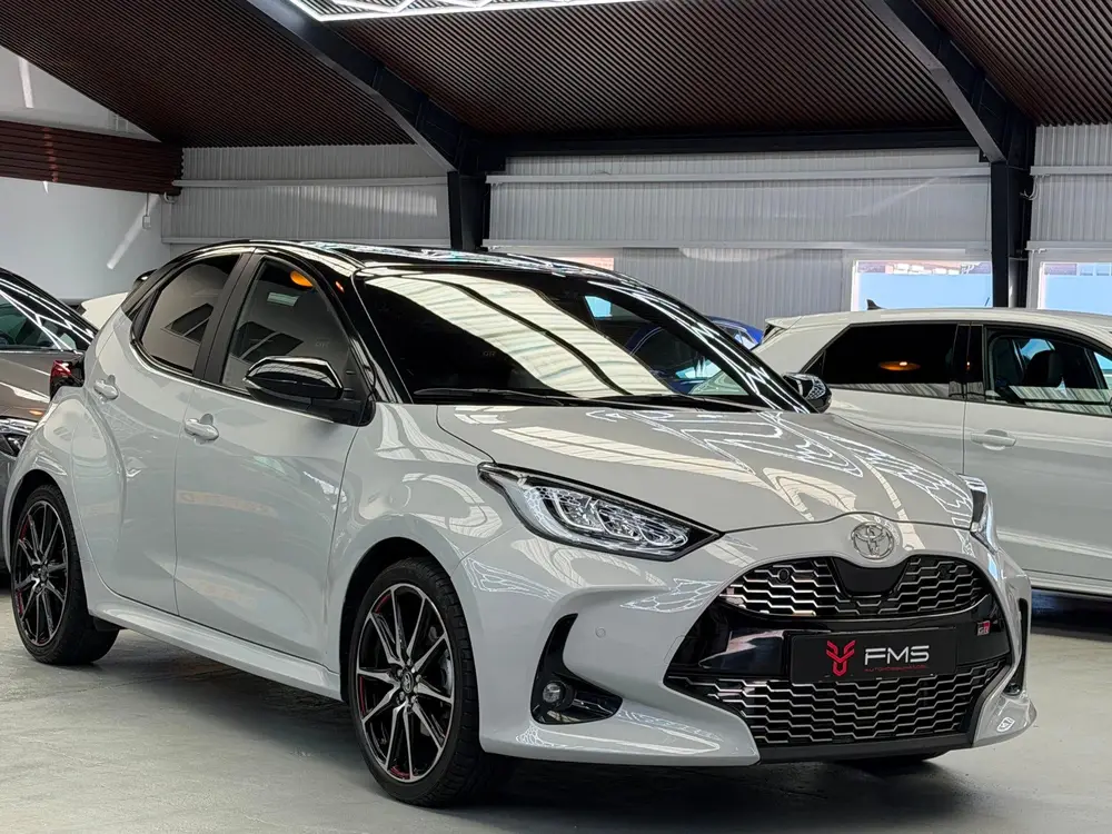 Toyota Yaris 1.5 Hybrid 130 GR SPORT HuD CarPlay Camera uit 2024, foto 6