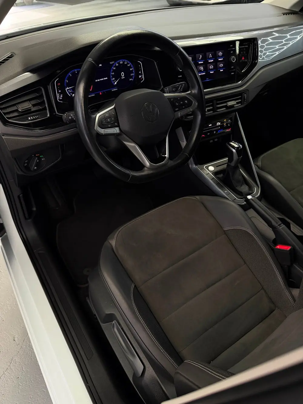 Volkswagen Polo 1.0 TSI CarPlay Camera IQ Lights uit 2022, foto 3