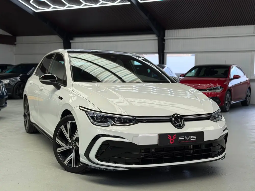 Volkswagen Golf 1.5 eTSI 3x R-Line CarPlay Camera uit 2021
