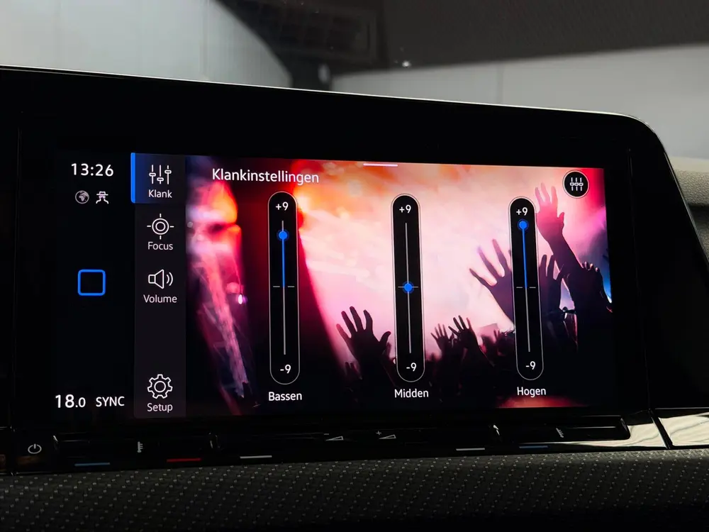 Volkswagen Golf 1.5 eTSI 3x R-Line CarPlay Camera uit 2021, foto 15