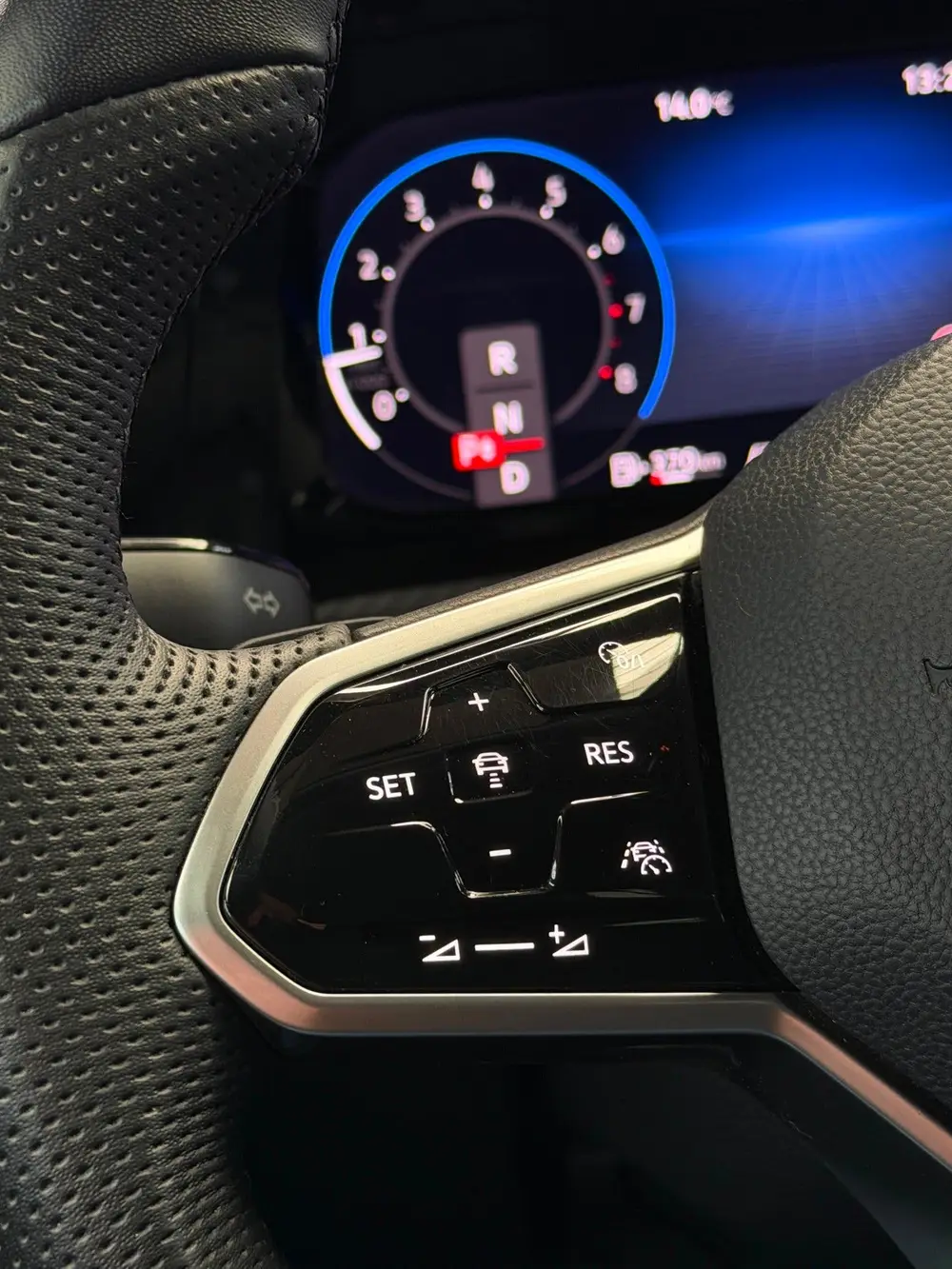 Volkswagen Golf 1.5 eTSI 3x R-Line CarPlay Camera uit 2021, foto 20