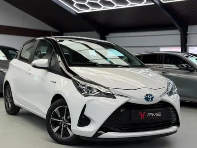 Toyota Yaris 1.5 Hybrid Bi-Tone Bluetooth uit 2019