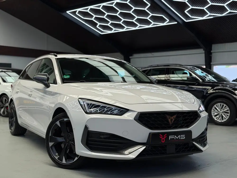 Cupra Leon 1.4 e-Hybrid VZ CarPlay 245pk uit 2023