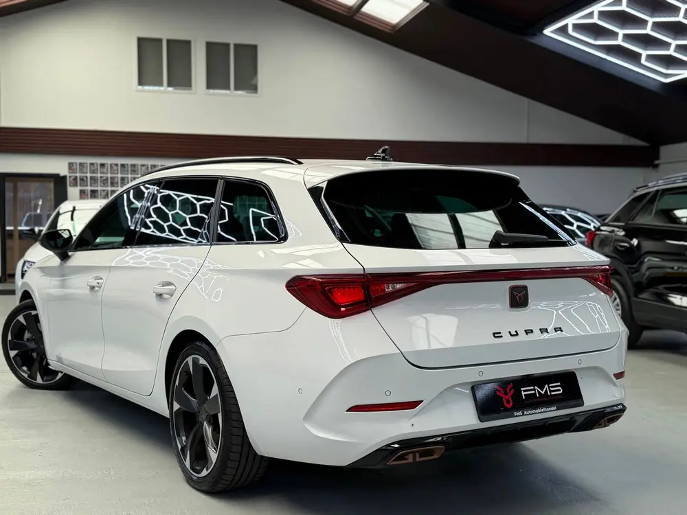 Cupra Leon 1.4 e-Hybrid VZ CarPlay 245pk uit 2023, foto 2