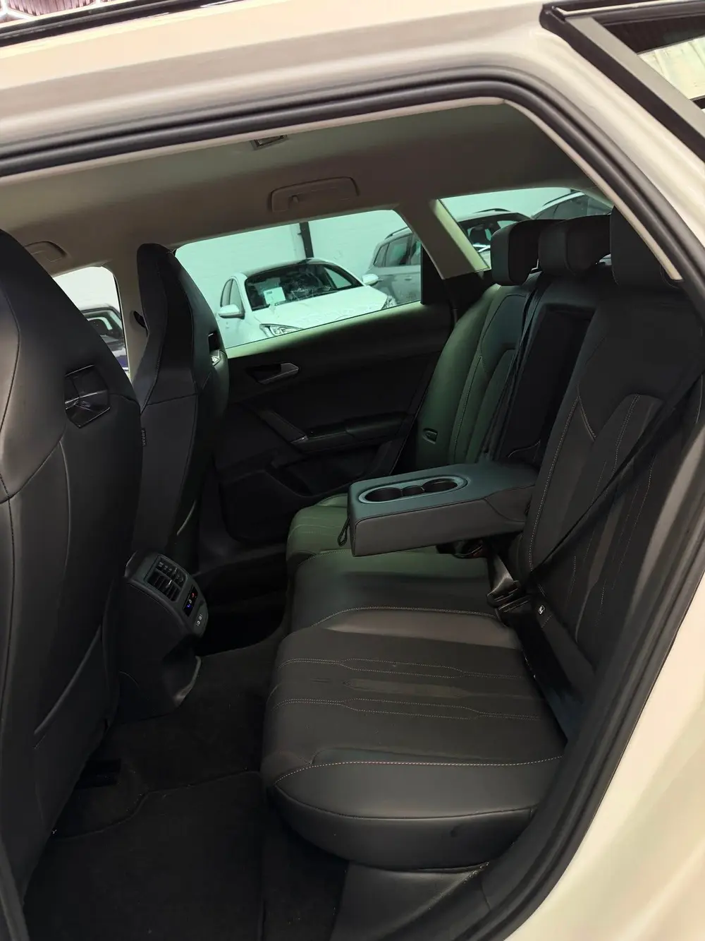 Cupra Leon 1.4 e-Hybrid VZ CarPlay 245pk uit 2023, foto 5