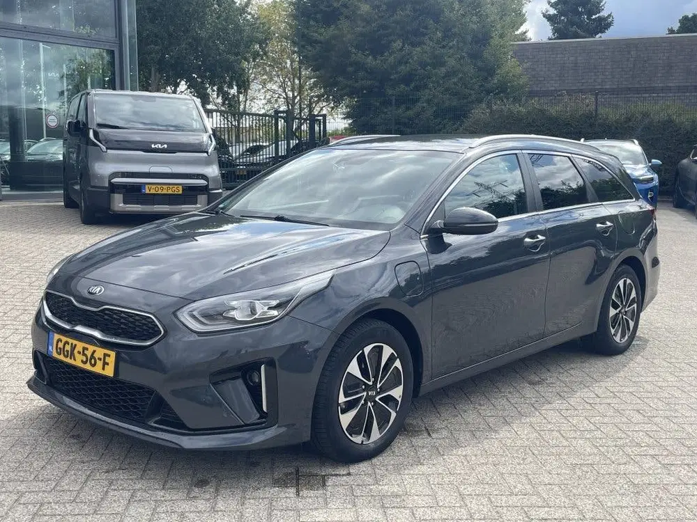 Kia Ceed 1.6 GDi PHEV DynamicLine- Edition uit 2020, foto 2