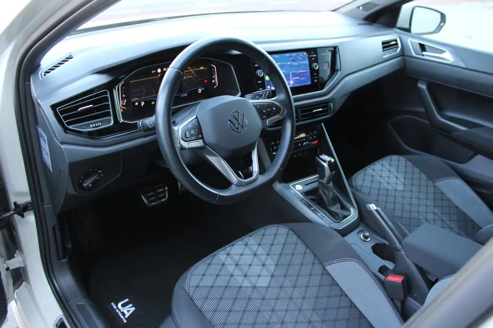 Volkswagen Polo 1.0 TSI | DSG | HIGHLINE BUSINESS R | R LINE uit 2023, foto 19