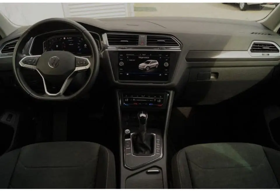Volkswagen Tiguan 1.5 TSI 150pk 2021 Zwart iQ.light uit 2021, foto 20