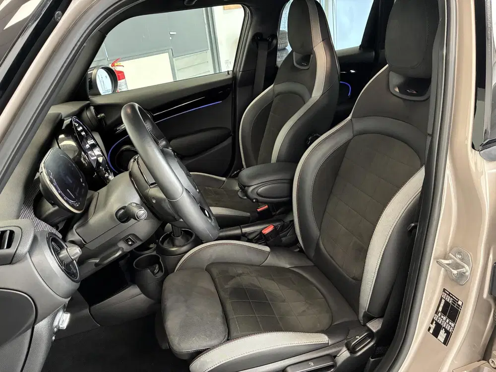 Mini John Cooper Works 1.5 JCW John Cooper Works uit 2022, foto 4