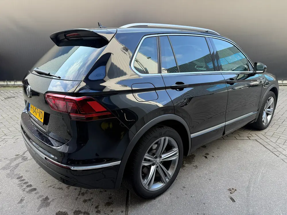 Volkswagen Tiguan 1.5 TSI ACT Highline Business R Pano Massa uit 2020, foto 16