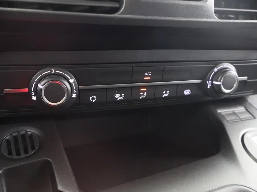 Toyota Proace City 1.5 D-4D LIVE LONG uit 2024, foto 19