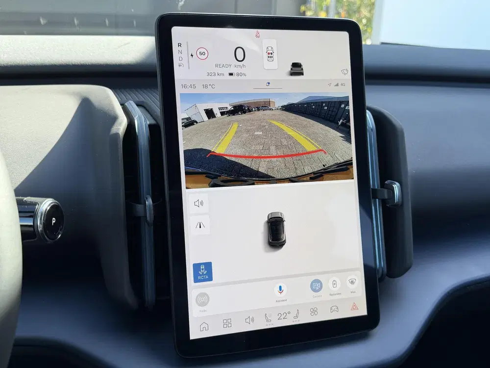 Volvo EX30 Single Motor Plus 51 kWh Camera uit 2024, foto 10