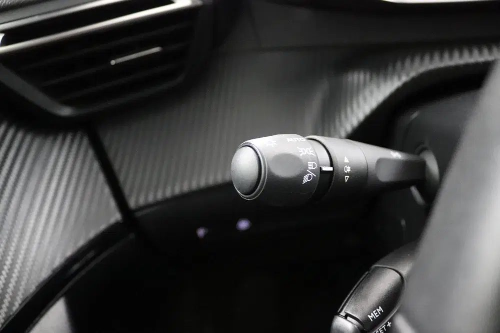 Peugeot 2008 EV Allure Pack 50 kWh uit 2023, foto 20