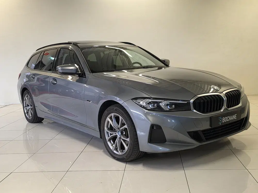 BMW 3-serie 330e xDrive uit 2022, foto 8