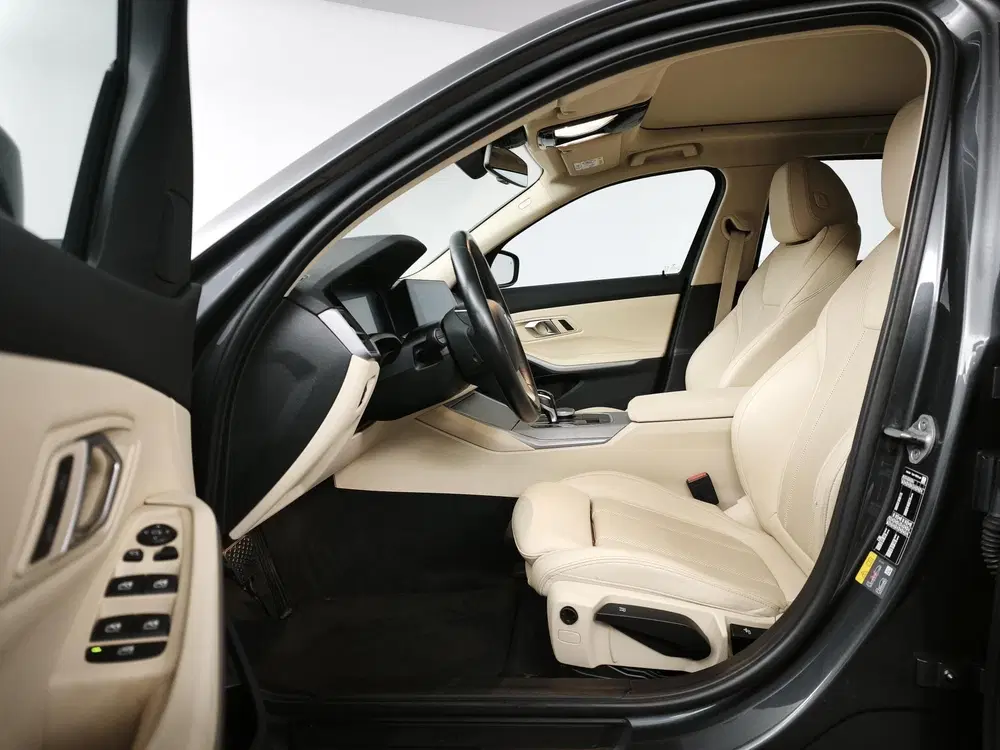 BMW 3-serie 330e Business Edition Plus uit 2022, foto 7