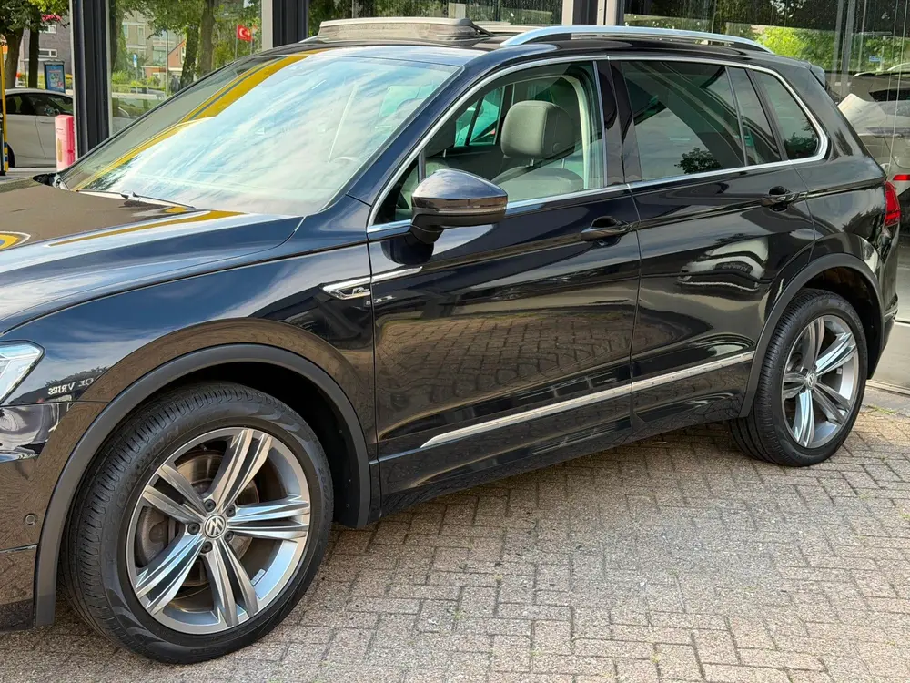 Volkswagen Tiguan 2.0 TSI 4Motion Highline R-Line DSG Panora uit 2019, foto 15