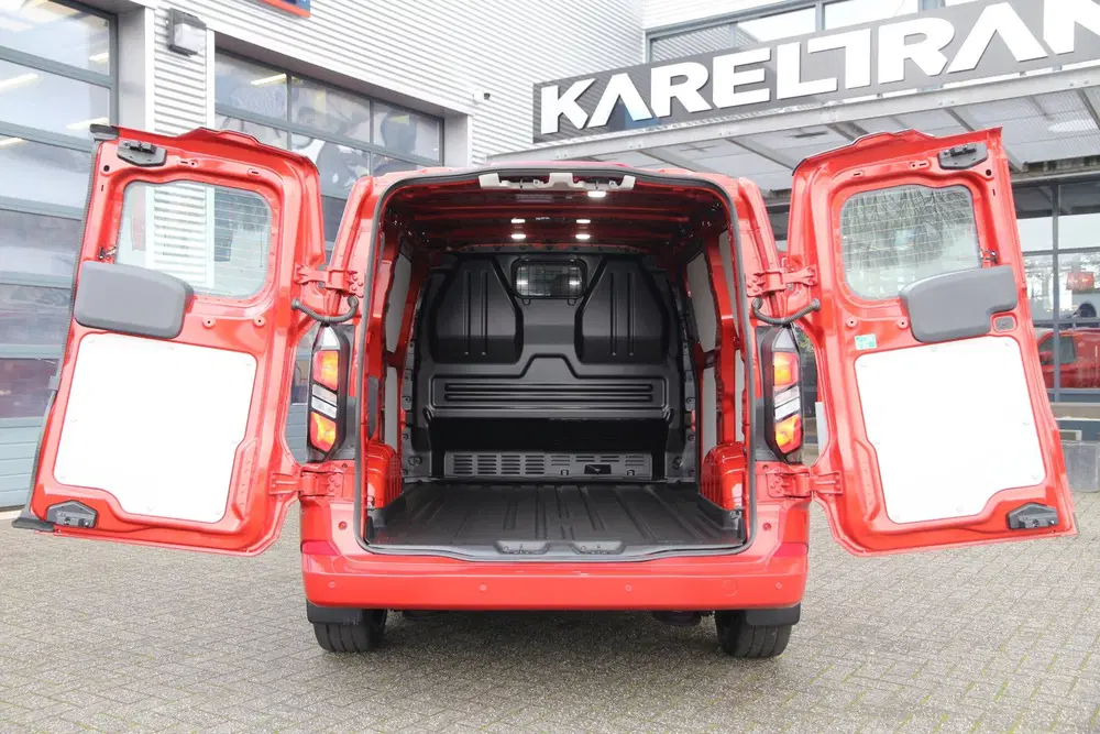 Ford Transit Custom 2.0 TDCI 170 uit 2024, foto 3