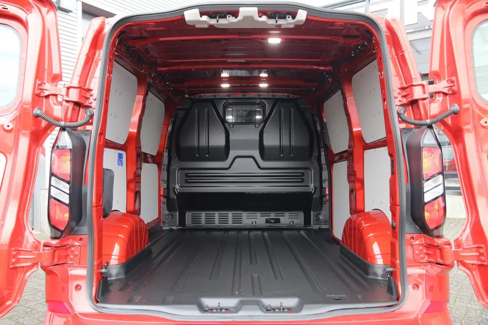 Ford Transit Custom 2.0 TDCI 170 uit 2024, foto 4