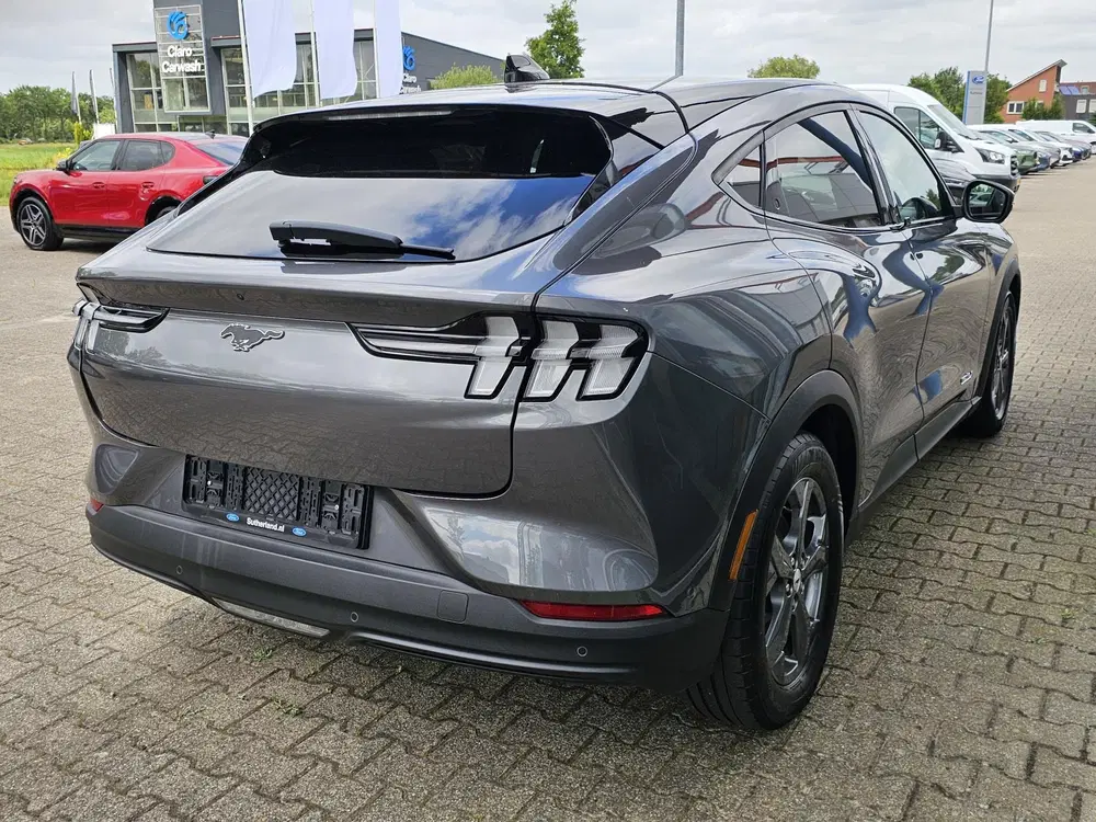 Ford Mustang Mach-E Extended RWD 98 kWh uit 2021, foto 5