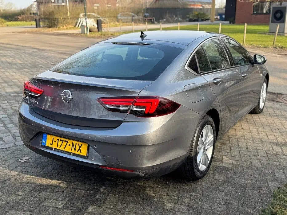 Opel Insignia HB 1.5T 165pk autom Bns Exe ecc uit 2020, foto 4