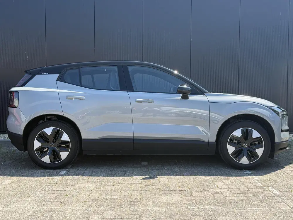 Volvo EX30 Single Motor Plus 51 kWh Camera uit 2024, foto 3