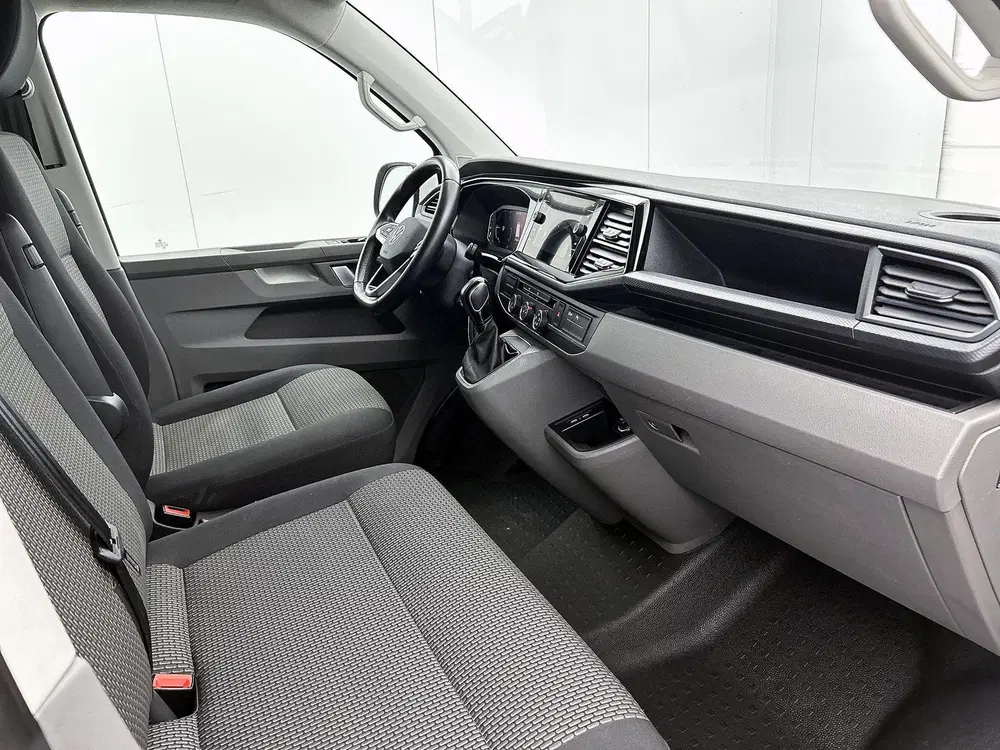 Volkswagen Transporter 2.0 TDI L1H1 150 PK Automaat uit 2023, foto 20