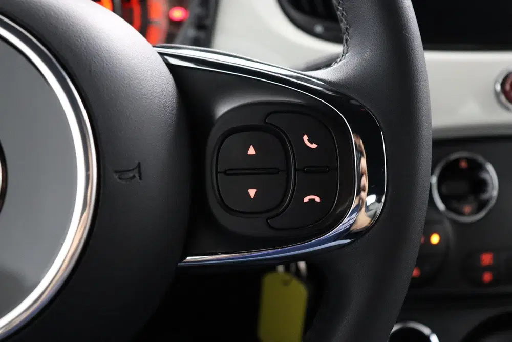 Fiat 500C 1.0 Hybrid Cult CABRIO uit 2021, foto 19