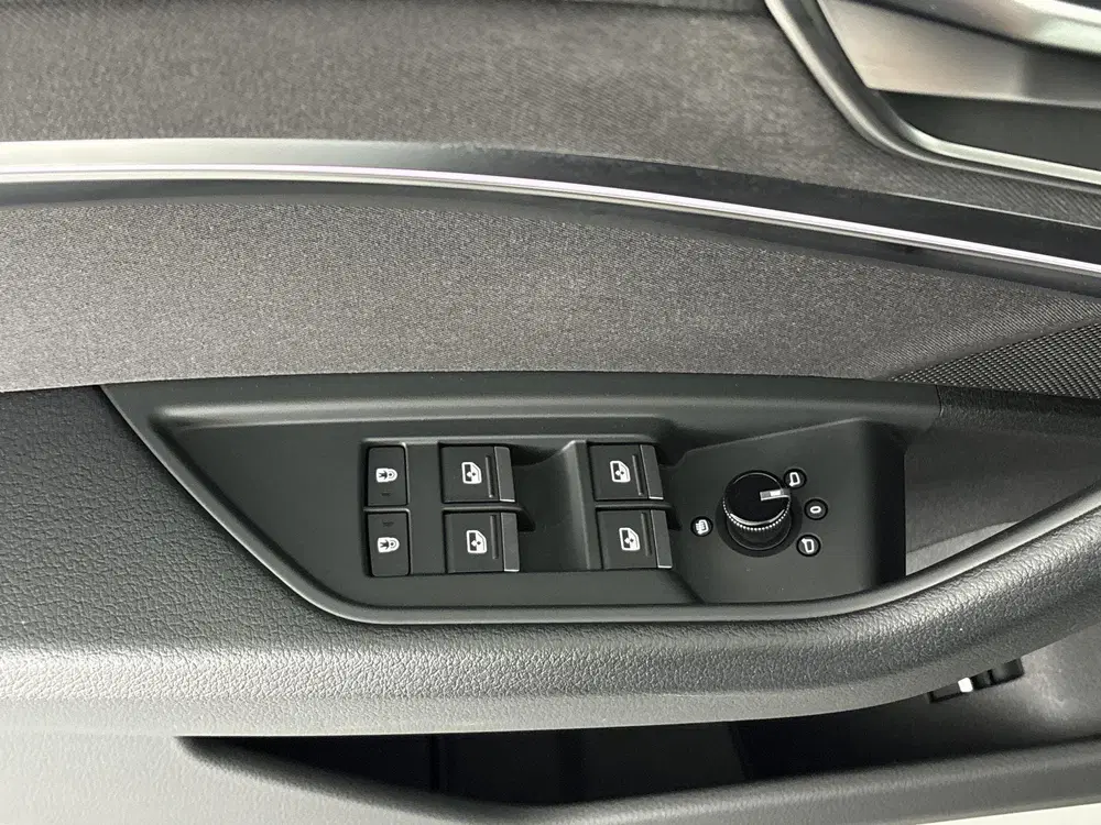 Audi Q8 e-tron 55 quattro Edition 115 kWh 408 PK uit 2023, foto 14
