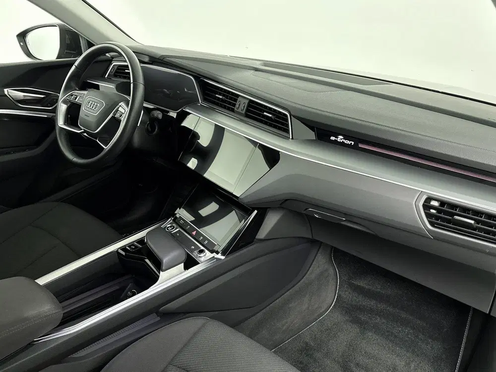 Audi Q8 e-tron 55 quattro Edition 115 kWh 408 PK uit 2023, foto 17