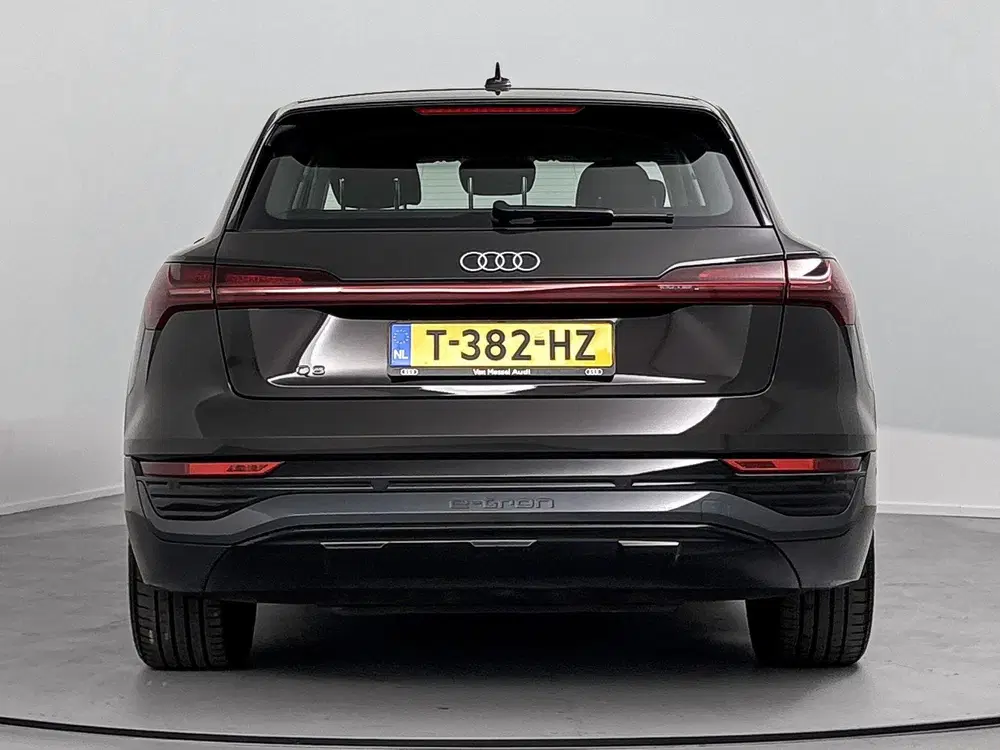 Audi Q8 e-tron 55 quattro Edition 115 kWh 408 PK uit 2023, foto 3