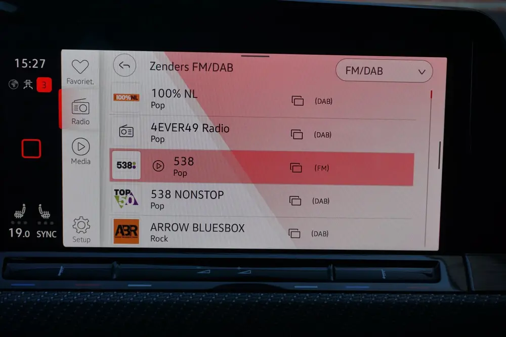 Volkswagen Golf 1.5 eTSI DSG R-Line Camera | ECC | Stoelverw uit 2022, foto 20