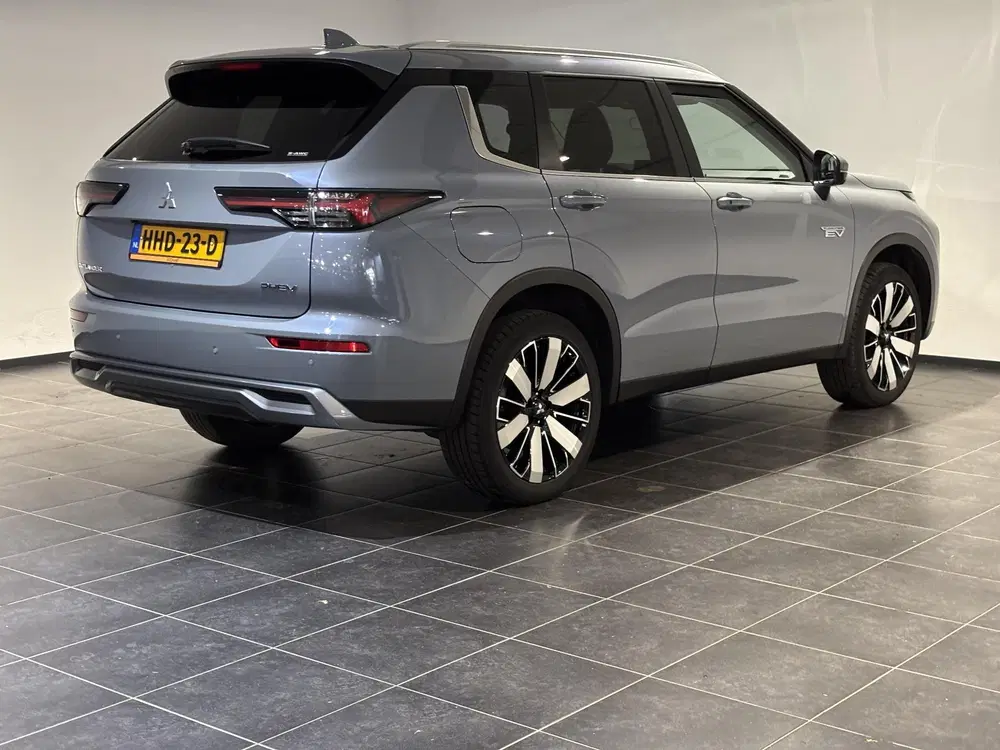 Mitsubishi Outlander 2.4 PHEV Business Edition uit 2025, foto 2
