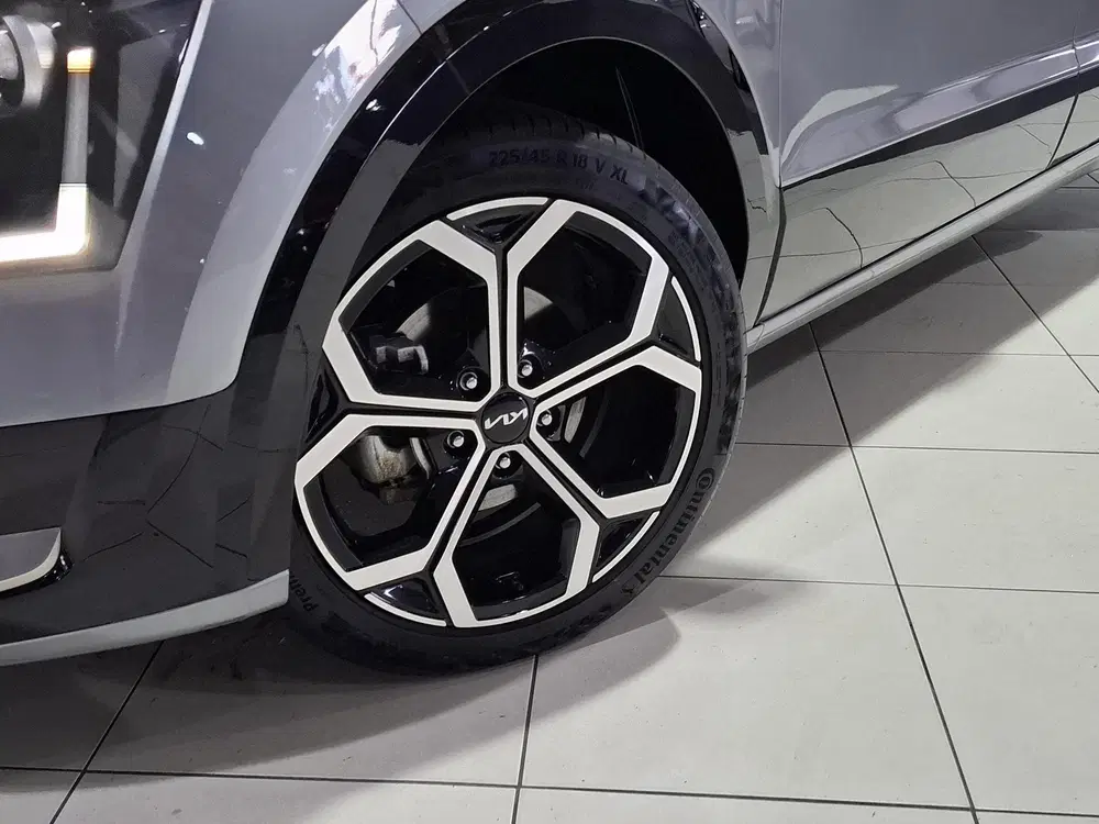 Kia Niro 1.6 GDi Hybrid DynamicLine 18"LM velgen uit 2024, foto 2