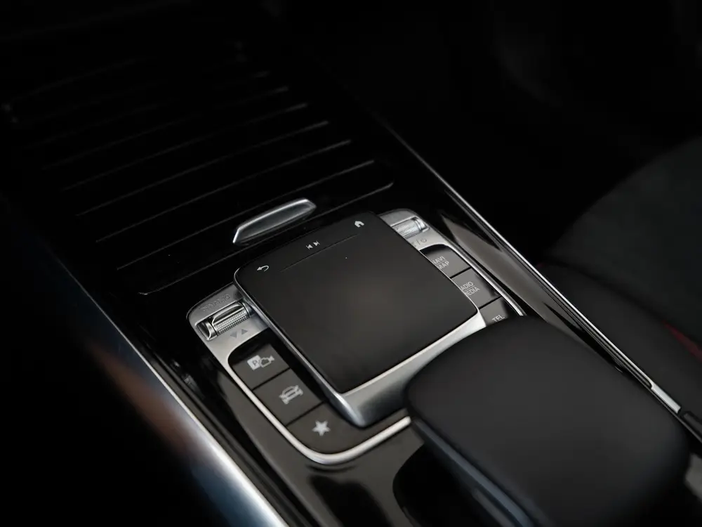 Mercedes-Benz B-Klasse 200 Business Solution AMG uit 2019, foto 11