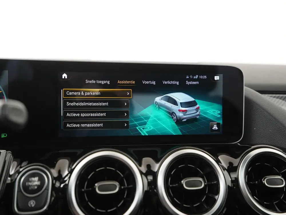 Mercedes-Benz B-Klasse 200 Business Solution AMG uit 2019, foto 19