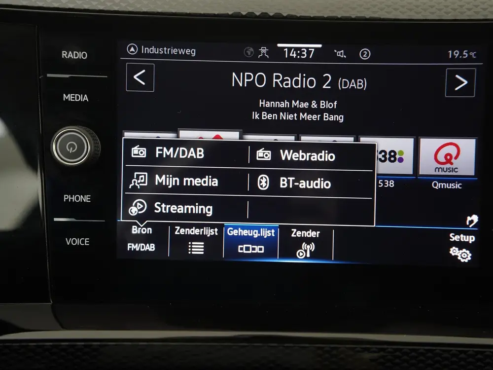 Volkswagen Polo 1.0 TSI Life | Navigatie | Stoelverwarming | uit 2023, foto 15