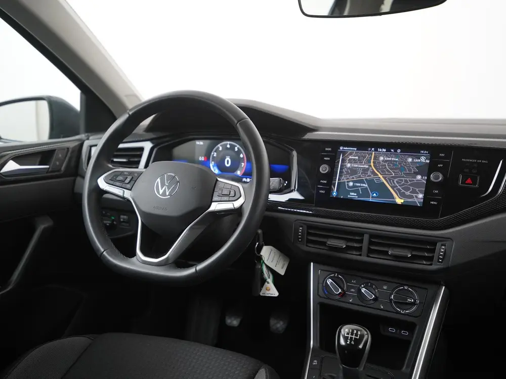 Volkswagen Polo 1.0 TSI Life | Navigatie | Stoelverwarming | uit 2023, foto 5