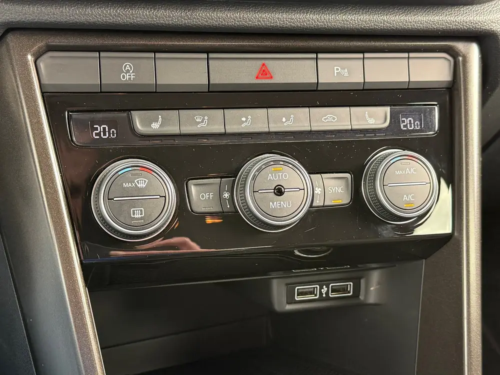Volkswagen T-Roc 1.0 TSI Style Business uit 2019, foto 17