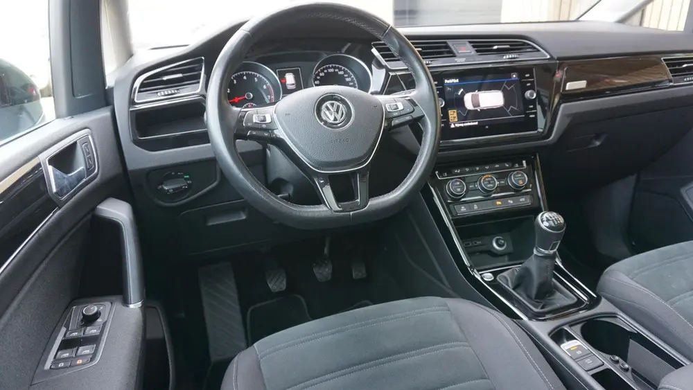 Volkswagen Touran 1.5 TSI 150pk R-Line & Highline 7-Zits Pan uit 2019, foto 9