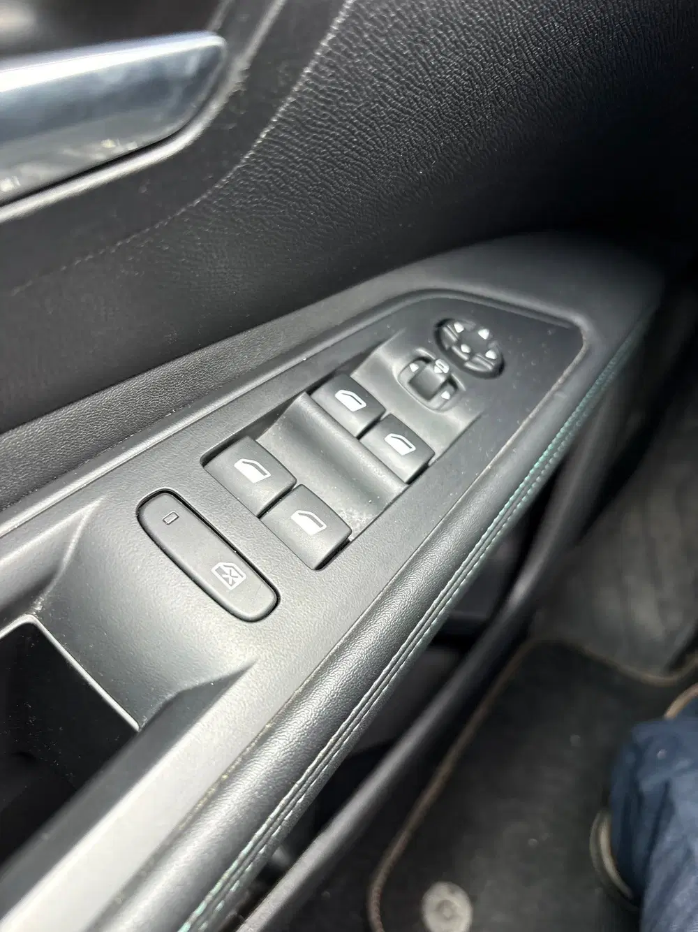 Peugeot 3008 1.2 PureTech Allure uit 2022, foto 17