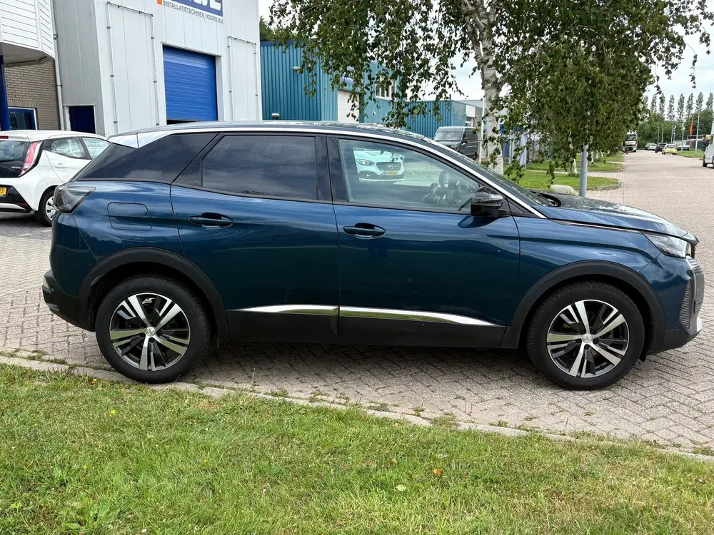 Peugeot 3008 1.2 PureTech Allure uit 2022, foto 9