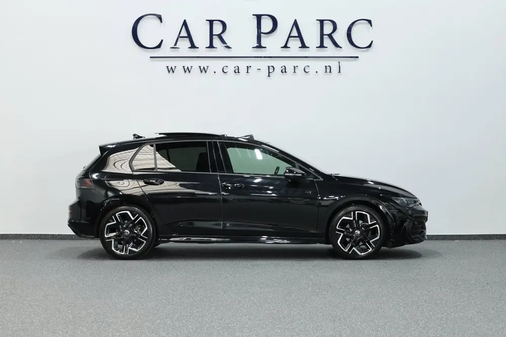 Volkswagen Golf 8.5 1.5 eTSI R-Line Edition IQ/VIRTUAL/SFEER uit 2025, foto 4