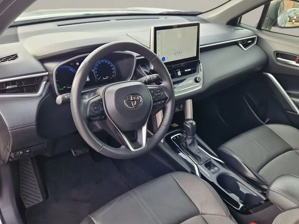 Toyota Corolla Cross 2.0 High Power Hybrid First Edition NL uit 2022, foto 2