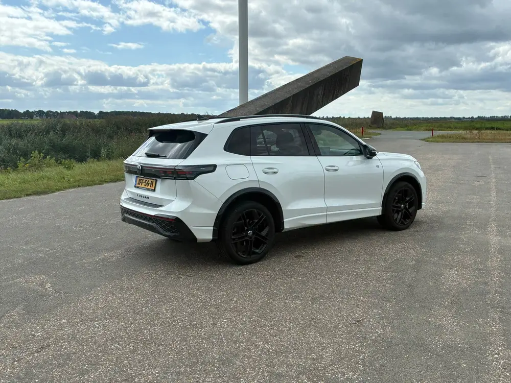 Volkswagen Tiguan 1.5 Ehybrid 272 pk 18500 km bj 2025 Wit uit 2025, foto 2