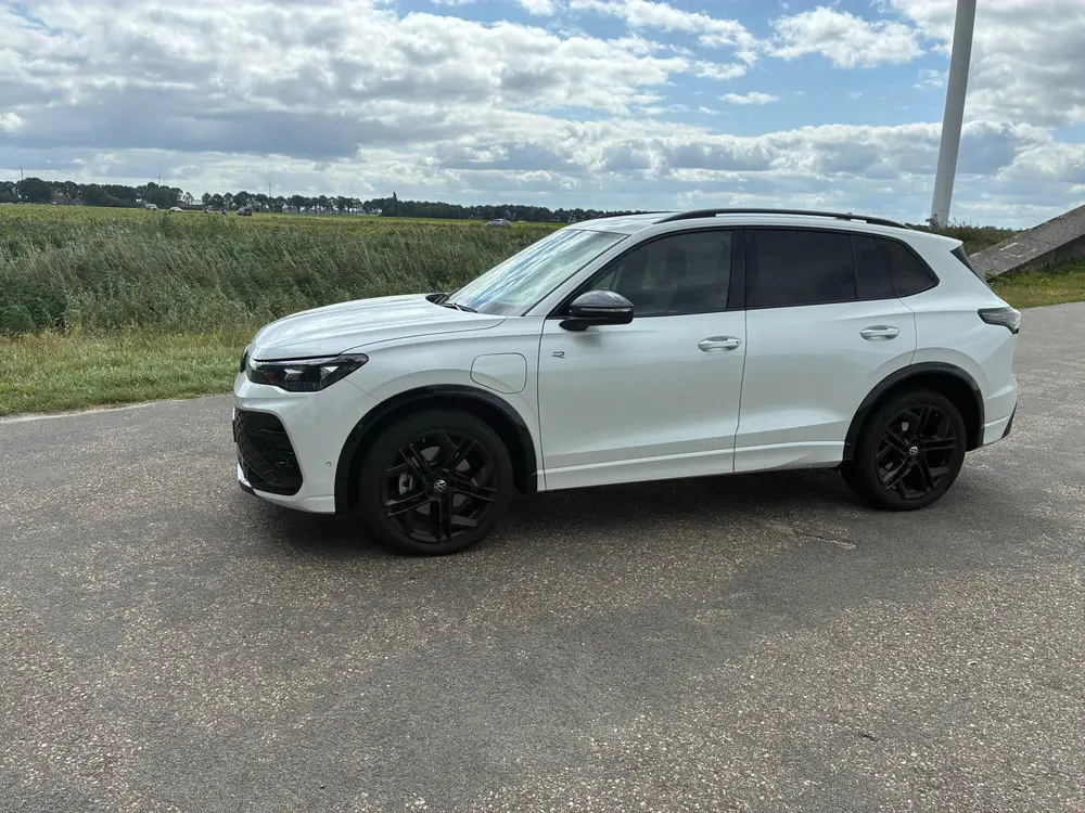 Volkswagen Tiguan 1.5 Ehybrid 272 pk 18500 km bj 2025 Wit uit 2025, foto 3