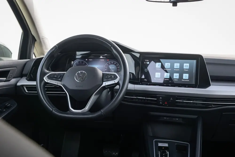 Volkswagen Golf 1.0 eTSI Life Bns Adaptive cruise | PDC | di uit 2023, foto 7