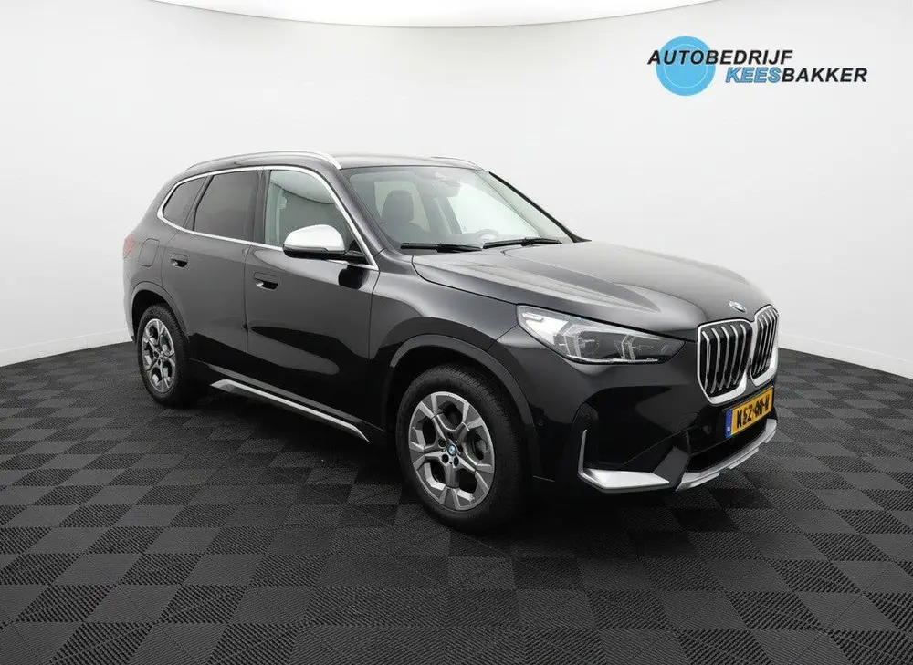BMW X1 SDrive18i uit 2023, foto 3