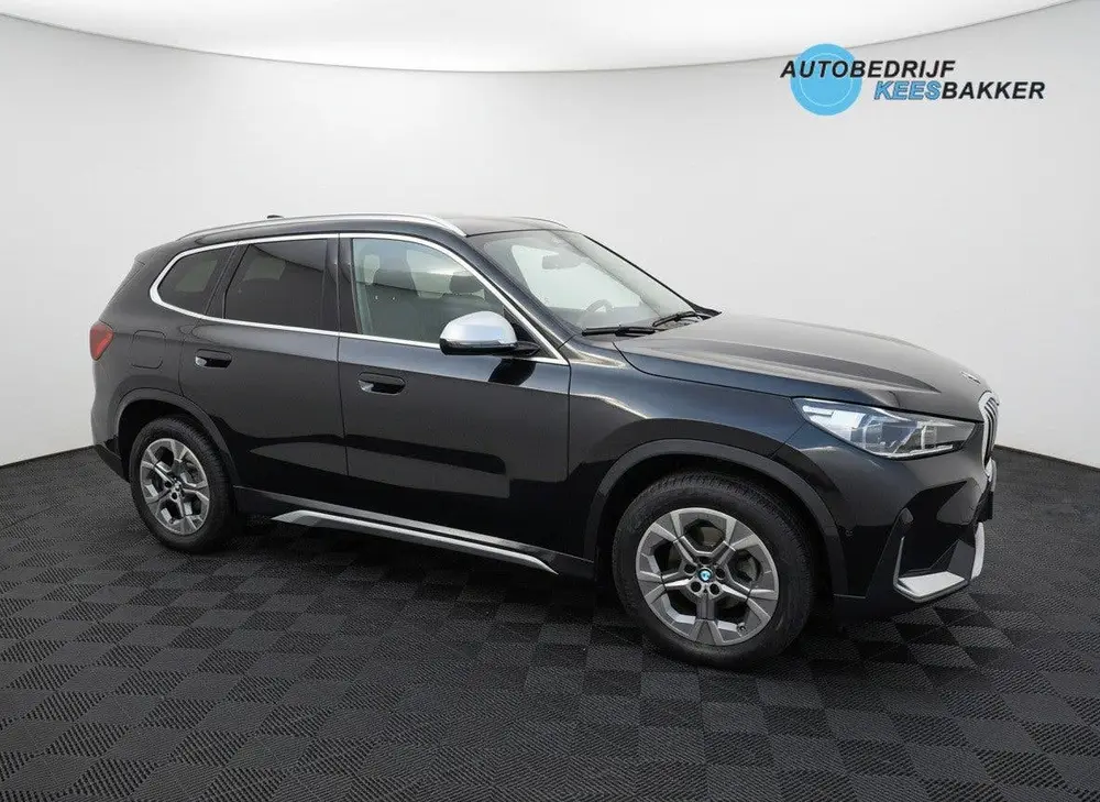 BMW X1 SDrive18i uit 2023, foto 4