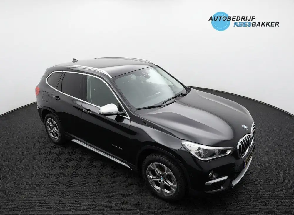 BMW X1 SDrive18i uit 2023, foto 9