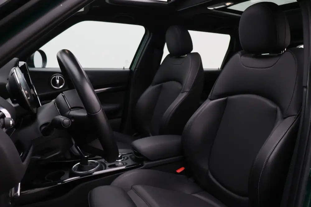 Mini Clubman 1.5 Cooper Automaat Knights Bridge Edition uit 2022, foto 9